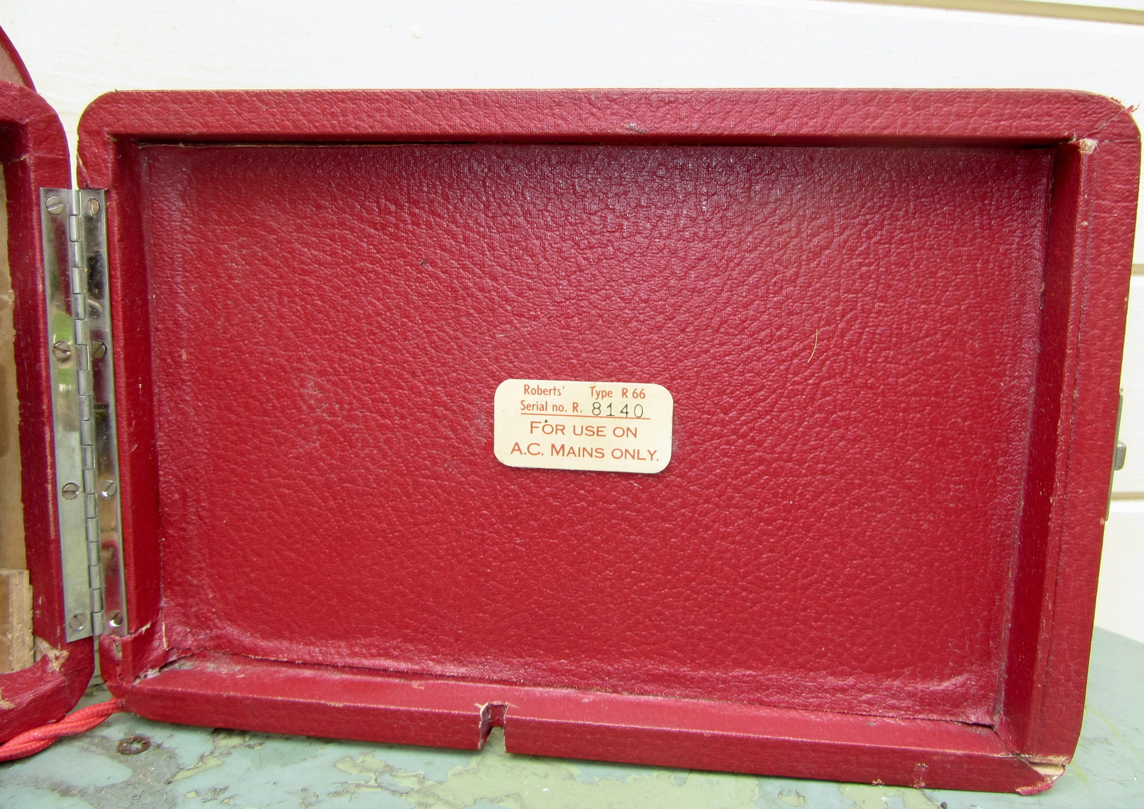 1950s Vintage Red Roberts R66 2 Waveband Valve Radio