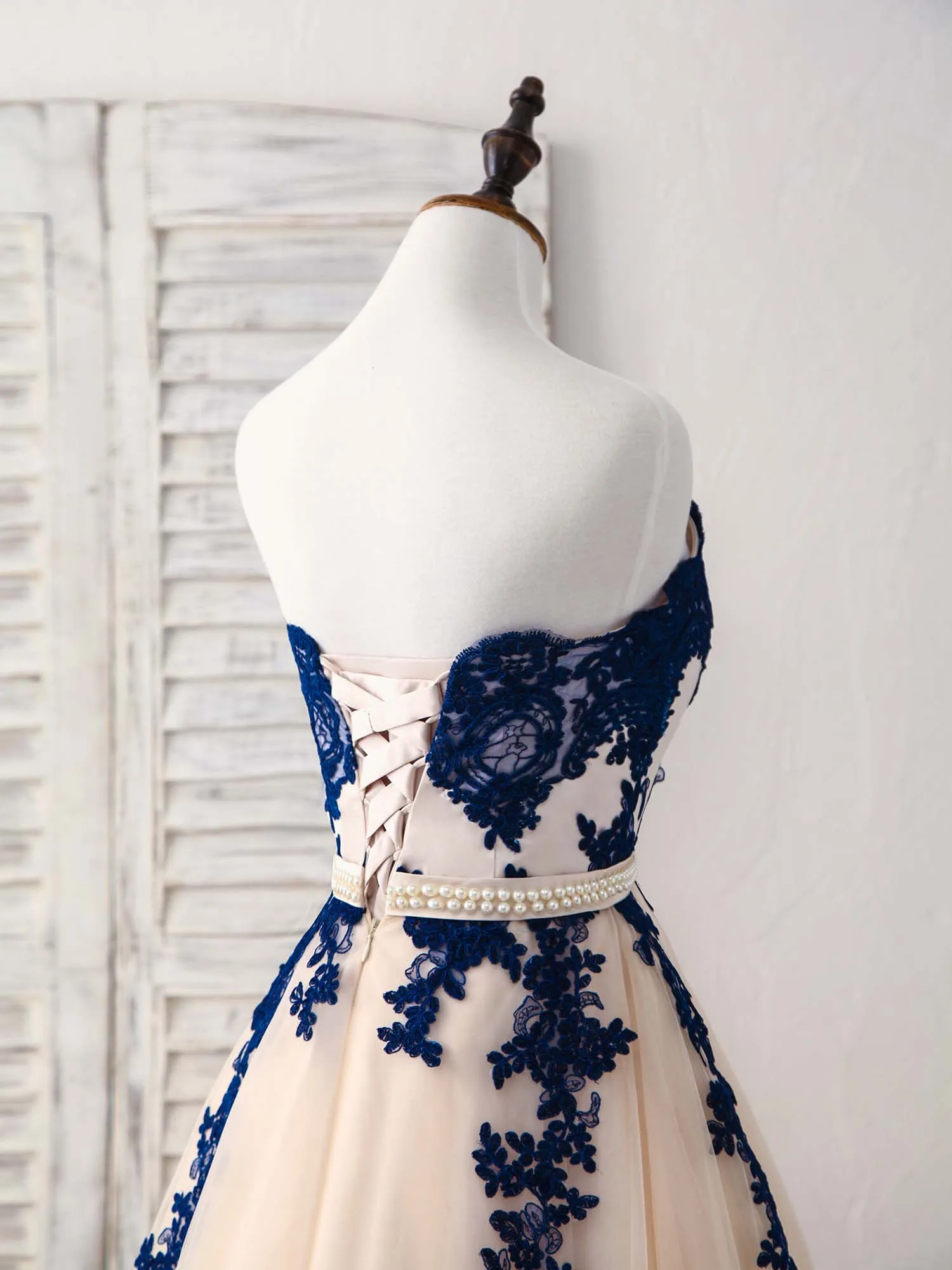 Elegant Sweetheart Tulle Lace Applique Blue Long Prom Dresses